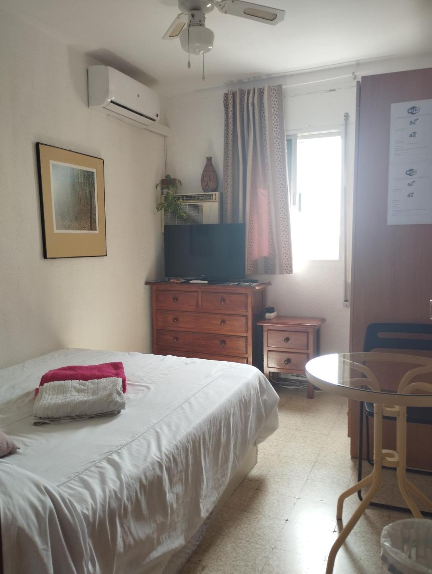 Habitaciones Privadas Con Cama Doble En Sevilla 外观 照片
