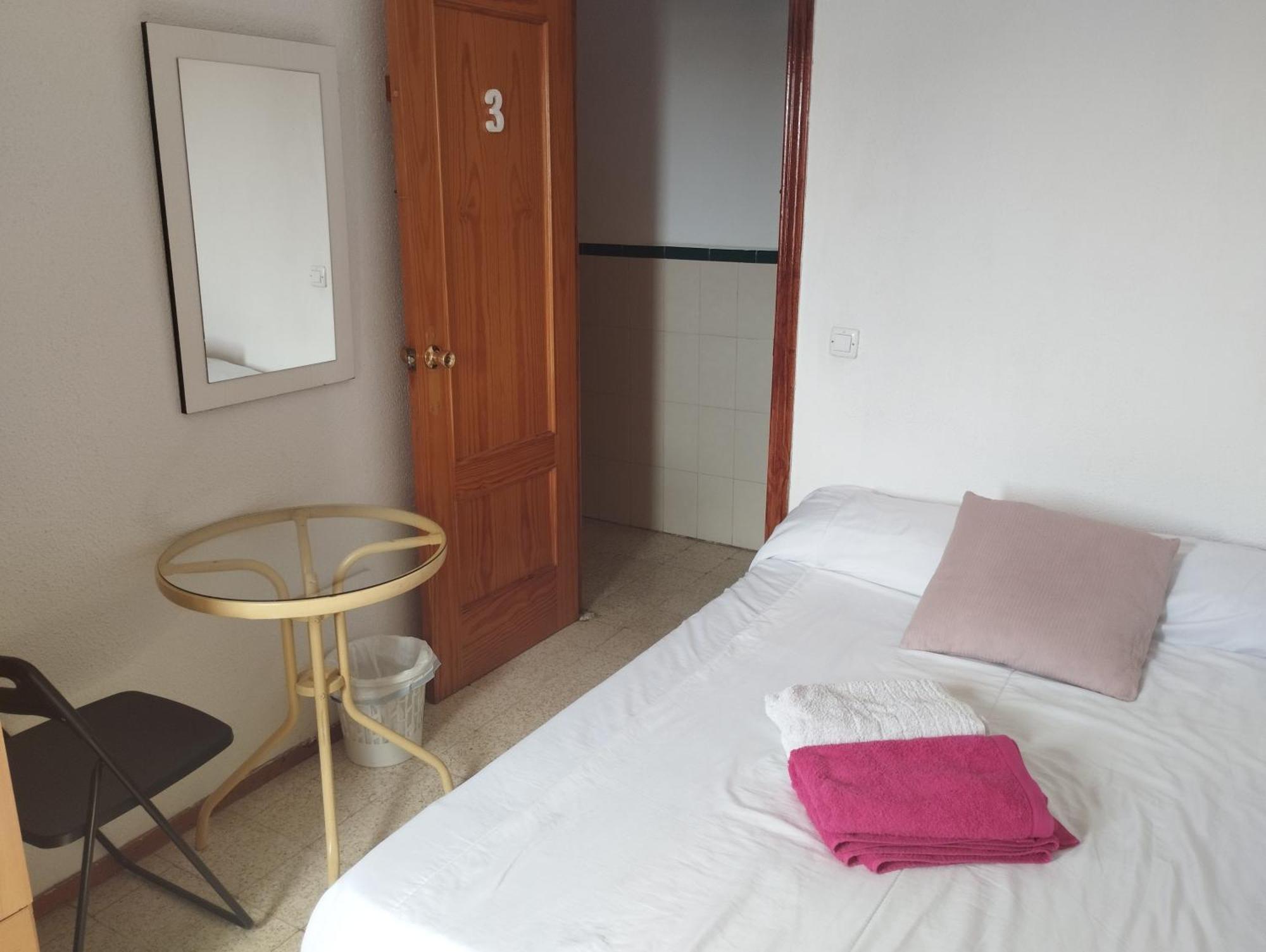 Habitaciones Privadas Con Cama Doble En Sevilla 外观 照片
